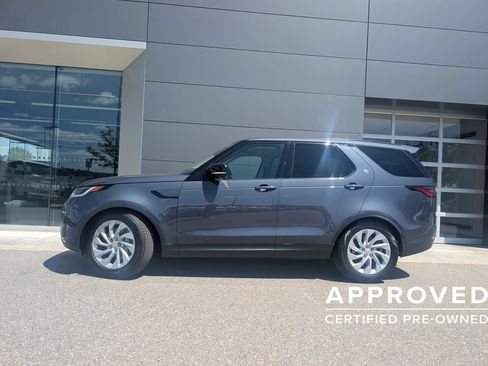 Used 2025 Land Rover Discovery S AWD/4WD image 2