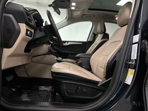 Certified 2022 Ford Escape SEL image 17