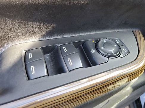 Used 2023 GMC Acadia SLE w/ Driver Convenience Package image 24