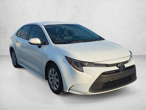 Certified 2024 Toyota Corolla LE FWD image 3