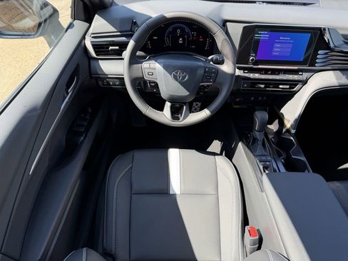 Used 2026 Toyota Camry SE FWD image 14