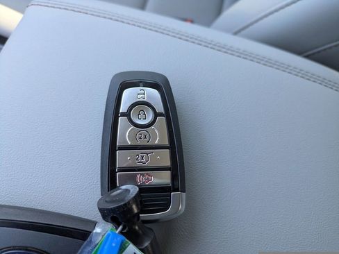 New 2026 Ford Explorer Active w/ Active Comfort Package RWD image 31