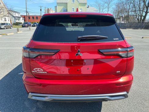 New 2025 Mitsubishi Outlander SE image 6
