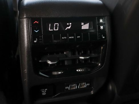Used 2022 Jeep Grand Cherokee L Limited RWD image 47