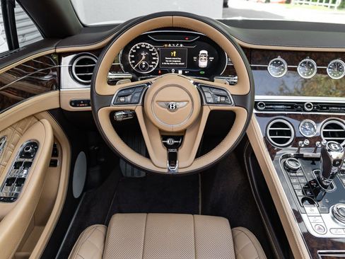 Used 2020 Bentley Continental GT image 17