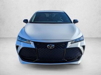 Used 2019 Toyota Avalon XSE video 2
