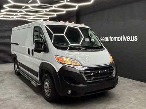 Used 2025 RAM ProMaster 2500 w/ U-Haul Equipment Group FWD image 13