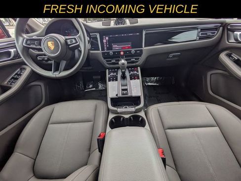 Used 2024 Porsche Macan image 12