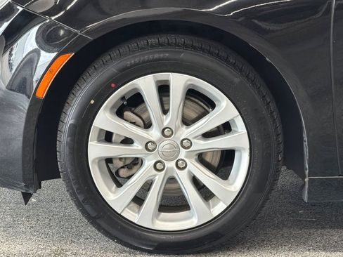 Used 2016 Chrysler 200 Limited FWD image 23