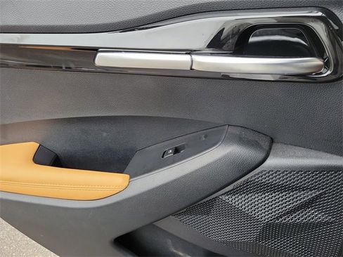 Used 2024 Kia Seltos SX w/ SX Sunroof Package image 16