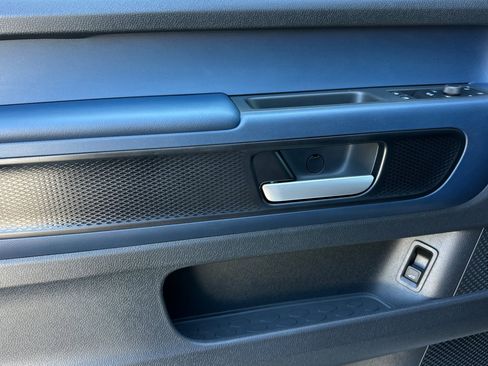 New 2025 Volkswagen ID. Buzz Pro S image 9