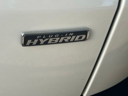 Certified 2024 Ford Escape SE w/ PHEV Premium Package FWD image 21