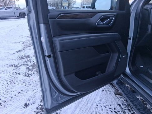 Used 2023 Chevrolet Suburban Z71 w/ Luxury Package image 9