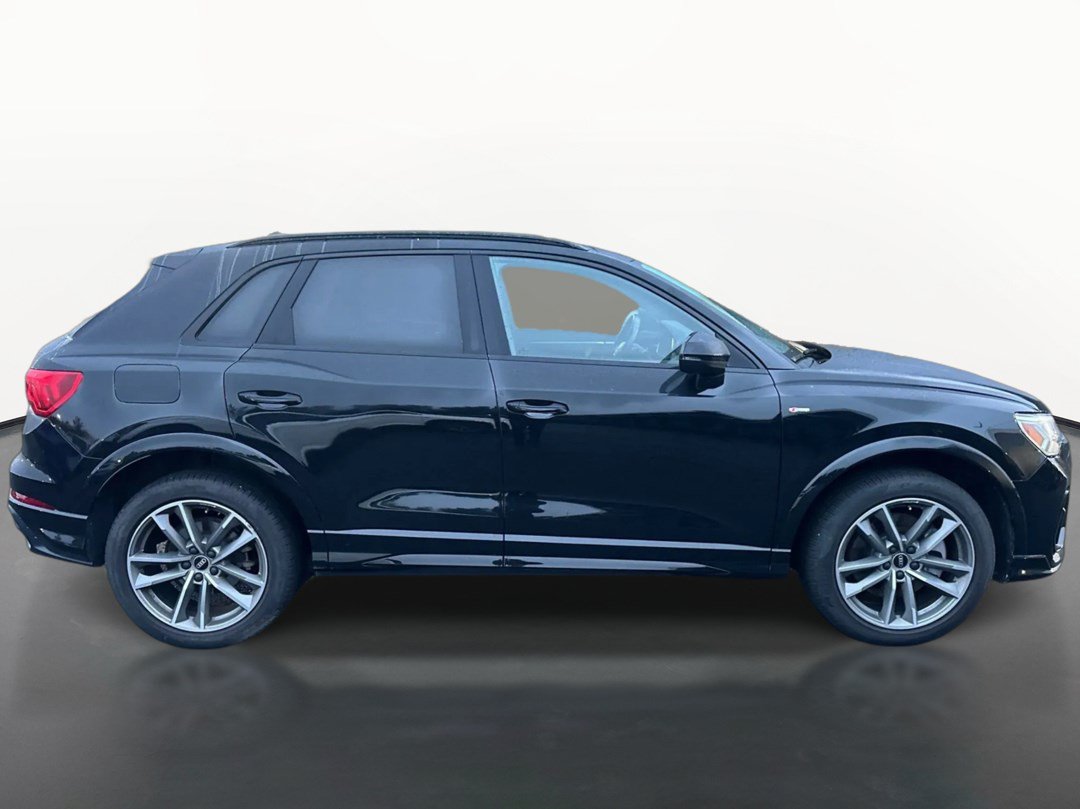 Used 2021 Audi Q3 2.0T Premium Plus w/ Premium Plus Package AWD/4WD image 2