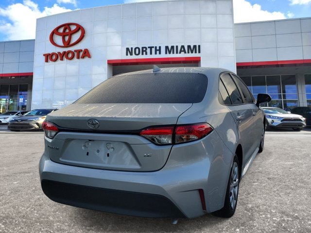 Used 2025 Toyota Corolla LE FWD image 4