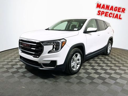 Used 2024 GMC Terrain SLE image 4