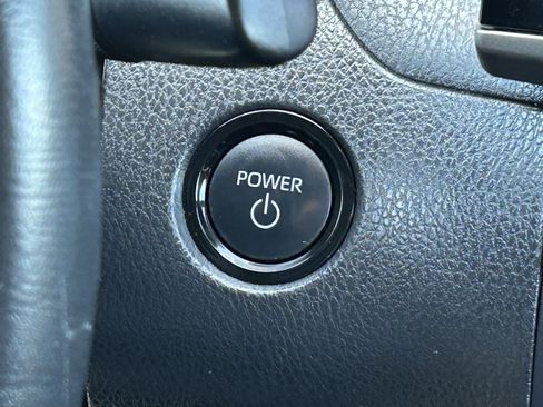 Used 2025 Toyota Camry SE FWD image 19