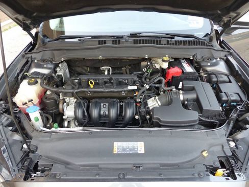 Used 2017 Ford Fusion SE w/ Equipment Group 201A FWD image 18