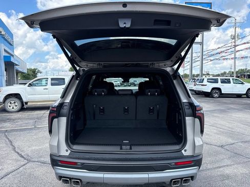 New 2026 Chevrolet Traverse Z71 w/ Driver Confidence Package AWD/4WD image 6