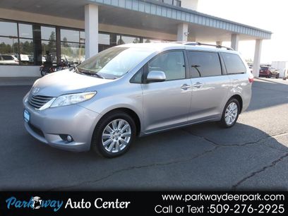 Used 2017 Toyota Sienna XLE w/ XLE Navigation Package