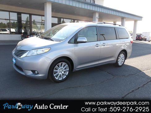 Used 2017 Toyota Sienna XLE w/ XLE Navigation Package AWD/4WD image 1