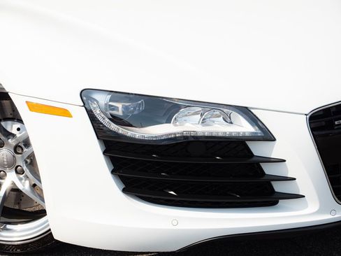 Used 2012 Audi R8 V8 w/ Convenience Pkg AWD/4WD image 27