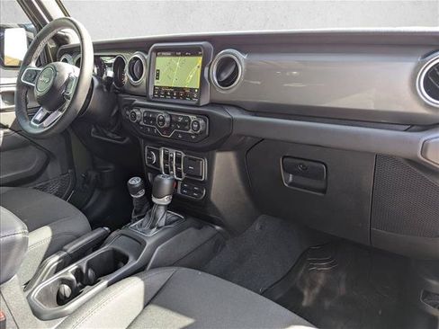 Used 2022 Jeep Wrangler Unlimited Sahara w/ Cold Weather Group AWD/4WD image 20