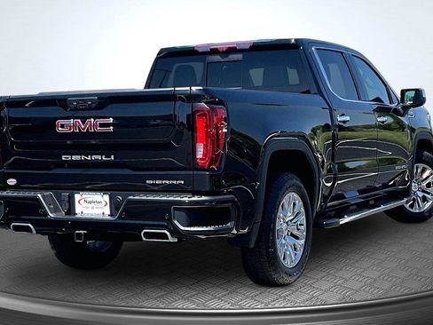 Used 2023 GMC Sierra 1500 Denali w/ Technology Package AWD/4WD image 2