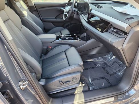 New 2025 Audi Q6 e-tron Premium Plus image 12