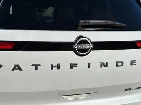 New 2026 Nissan Pathfinder SL w/ SL Premium Package image 12