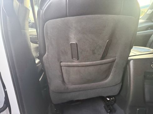 Used 2018 Cadillac Escalade ESV Platinum image 31