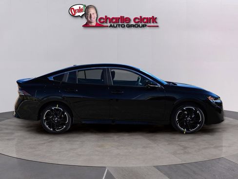 New 2026 Nissan Sentra SR w/ Floor Mat Package FWD image 7