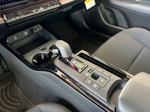 New 2025 Toyota Prius Plug-In Hybrid image 20