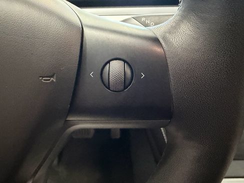 Used 2023 Tesla Model Y Long Range AWD/4WD image 10