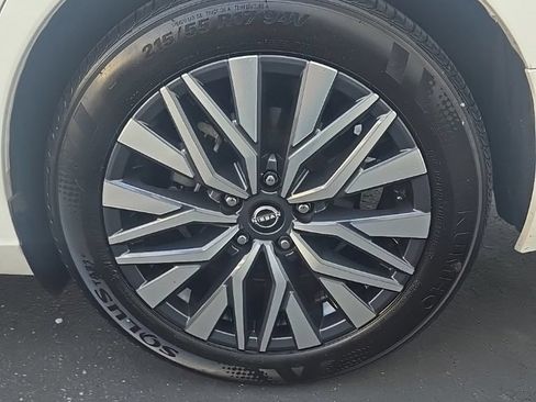 Used 2025 Nissan Altima 2.5 SV FWD image 19