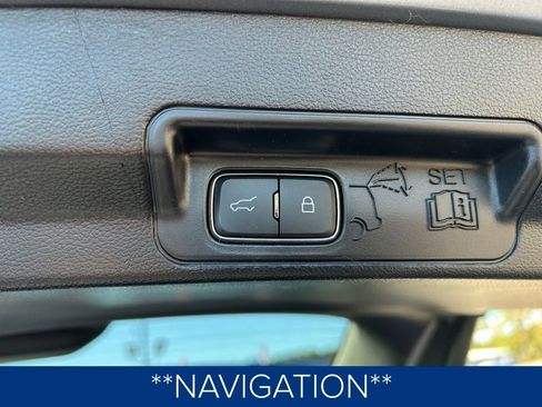 Used 2022 Ford Explorer XLT w/ Equipment Group 202A image 9