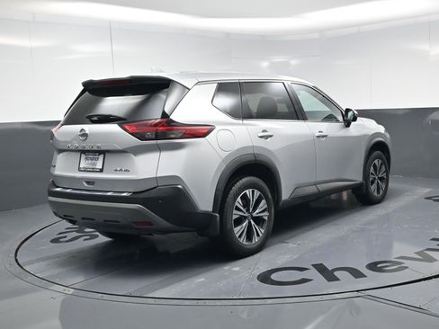 Used 2021 Nissan Rogue SV image 17