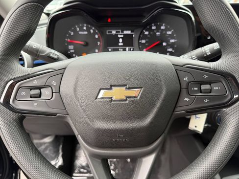 New 2026 Chevrolet Trax LS w/ LS Convenience Package FWD image 18