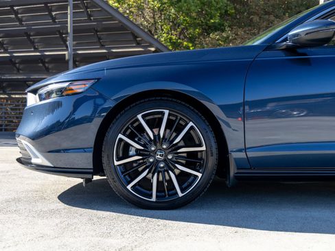 Used 2023 Honda Accord Touring image 13