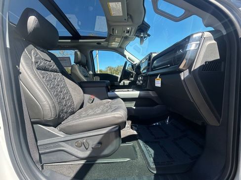 New 2026 Ford F250 Lariat w/ Black Appearance Package image 29