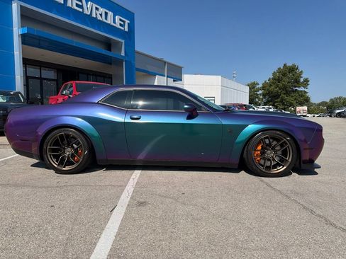 Used 2022 Dodge Challenger SRT Hellcat RWD image 2
