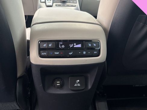 Used 2024 Hyundai Palisade Calligraphy FWD image 12