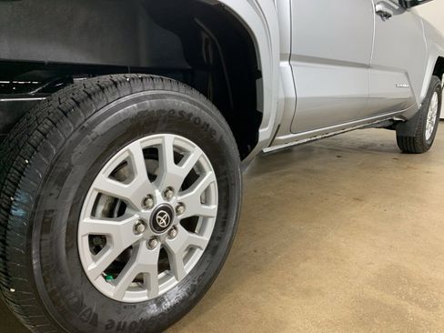 Used 2024 Toyota Tacoma SR5 AWD/4WD image 9