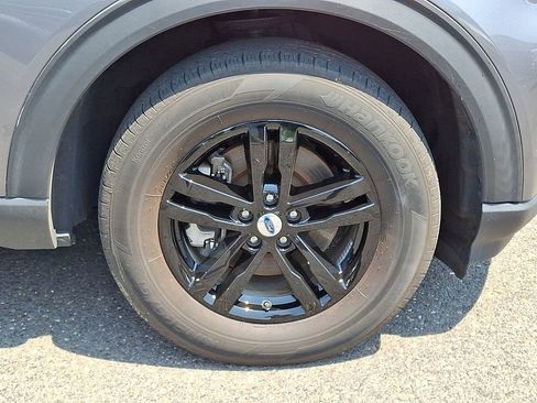 Used 2022 Ford Explorer XLT AWD/4WD image 29