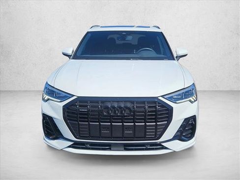 Used 2025 Audi Q3 2.0T Premium w/ Convenience Package AWD/4WD image 2