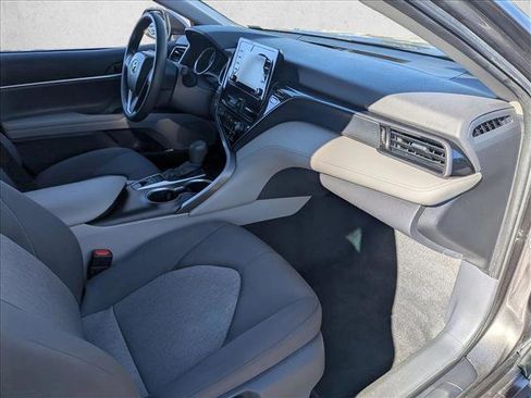 Used 2021 Toyota Camry LE image 19