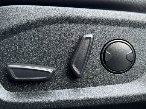 Used 2022 Ford Edge SEL w/ Convenience Package image 16