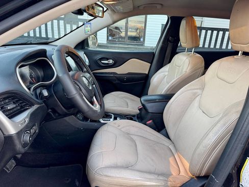Used 2016 Jeep Cherokee Limited FWD image 12