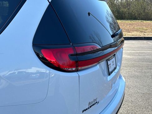 New 2026 Chrysler Pacifica Select w/ S Appearance Package FWD image 12