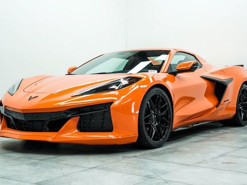 Used 2024 Chevrolet Corvette Z06 RWD image 6